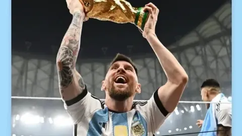 英超赛场犯规王座之争：格拉利什领衔45次犯规，萨卡紧随其后列第四！